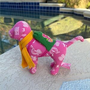 VS Pink College Dog 🤍